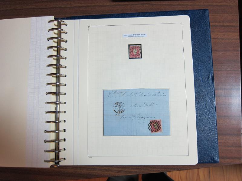 0019 (47).JPG -     Lote:    19      Marcofilia      Lotes Especiais       Descrição:         Portugal. Colecção especializada de carimbos de duplo círculo, tipo 1852, montada em 4 álbuns Lindner, com selos de diversas emissões e cartas, com estudo minucioso de cada marca. Lote a ver.         Lote       Valor Base:     &euro; 2.500,00     Valor Venda:     Retirado     